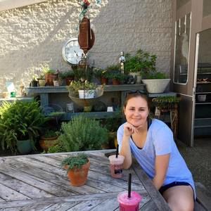 Meet your Posher, Brooke